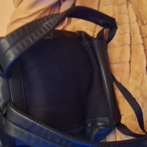 A coach bag gently use. - Picture 3 of 6